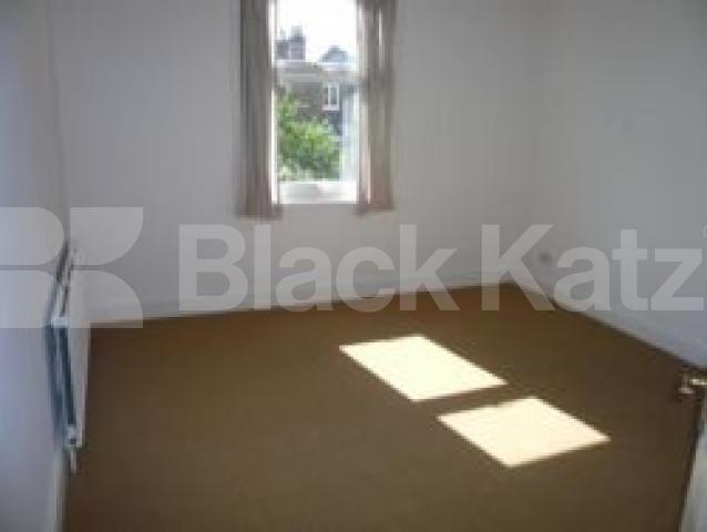 			2 Bedroom, 1 bath, 1 reception Flat			 Hampden Road, TURNPIKE LANE N8
